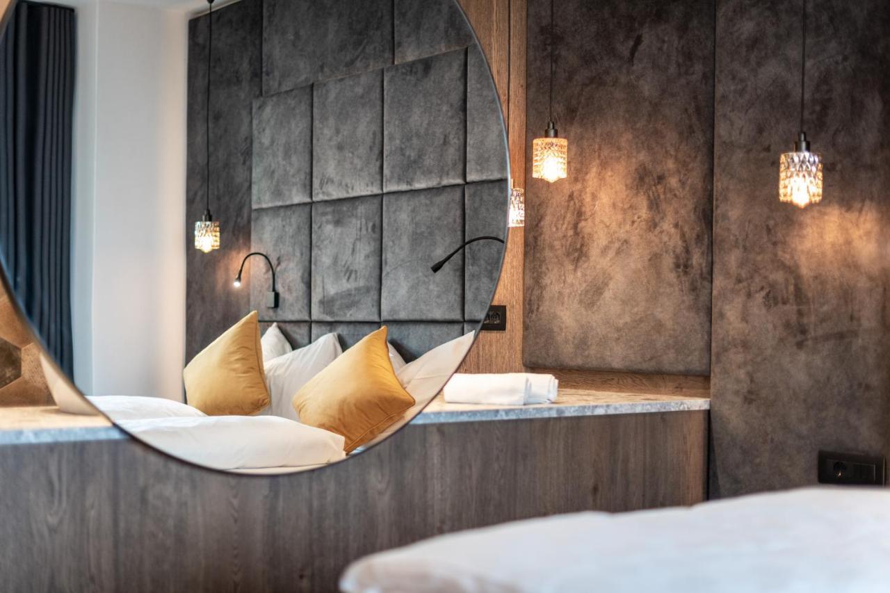 Hotel Goldene Traube Termeno Ngoại thất bức ảnh